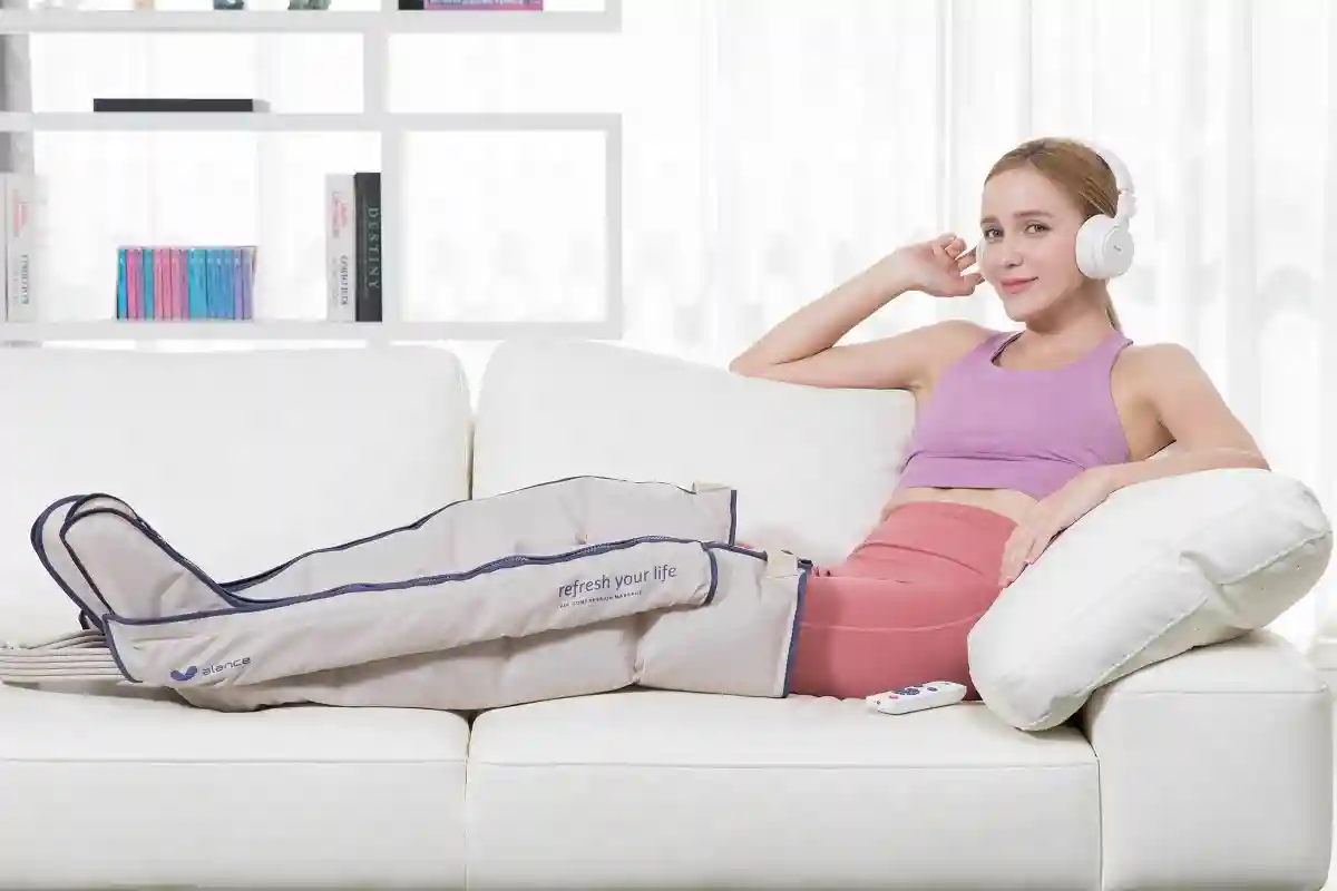 Избавляемся от отёков на ногах с помощью лимфодренажного массажа у себя дома