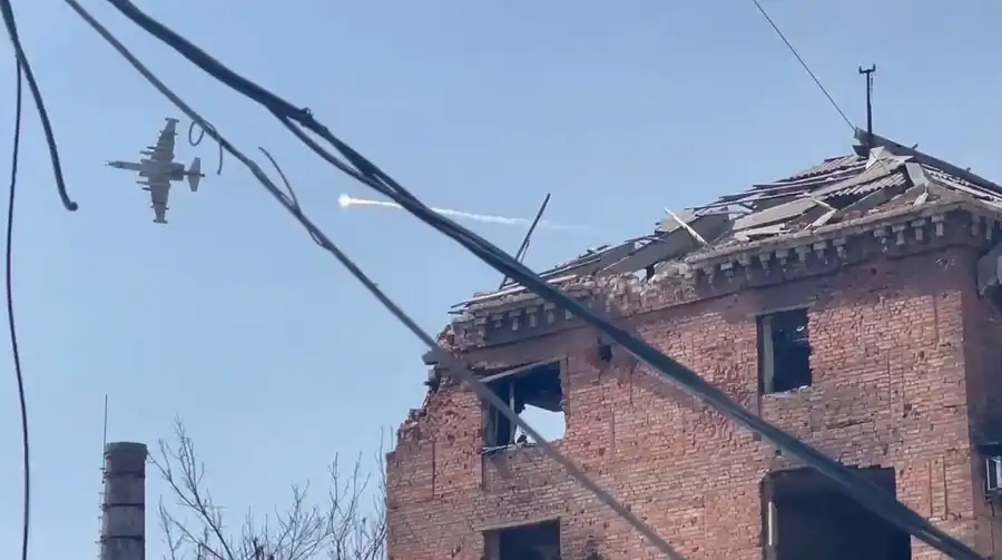 Су-25 подлетают максимально к ЛБС.