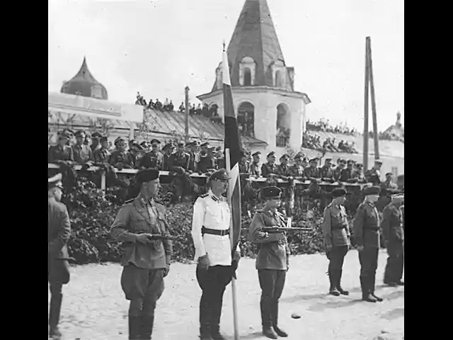 Русские массово вербуются в гитлеровский Вермахт.