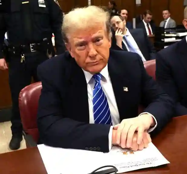 Покупка молчания модели Плейбой Карен Макдугал