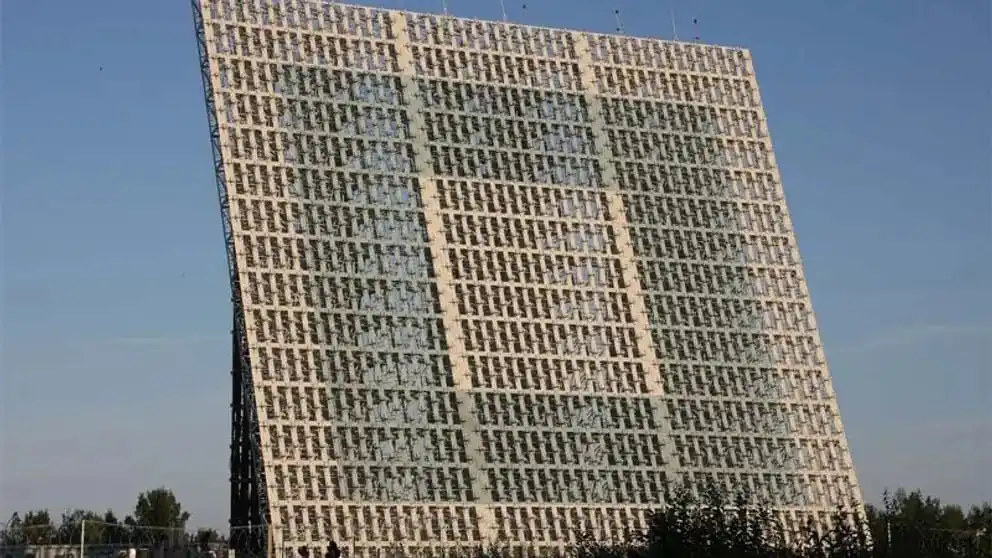 Украинский дрон атаковал загоризонтную радиолокационную станцию "Воронеж-М" в Орске