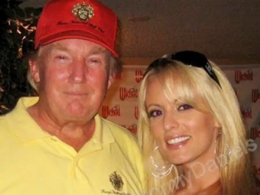 Показания Стефани Клиффорд.