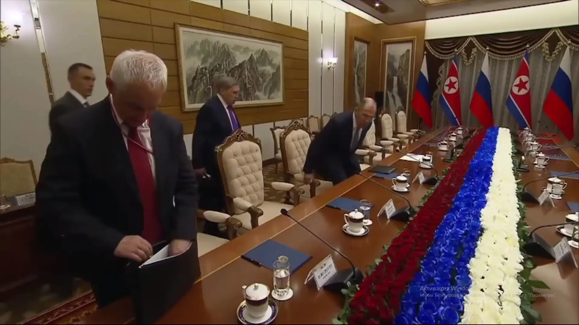 Лошадь и свиту выгнали