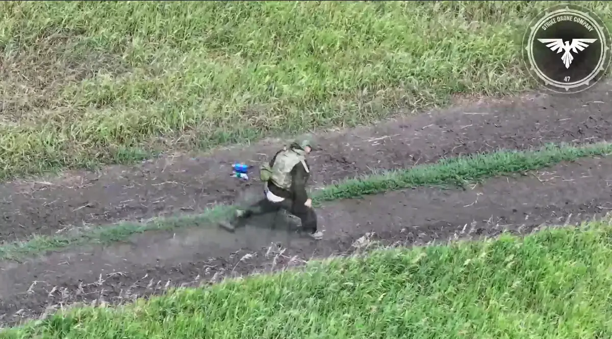 Осколки fpv-дрона прошивают тело российского оккупанта насквозь