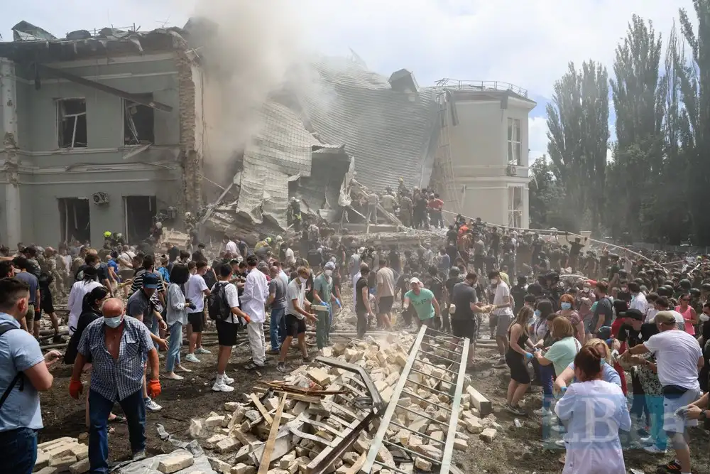 По детской больнице Охматдит