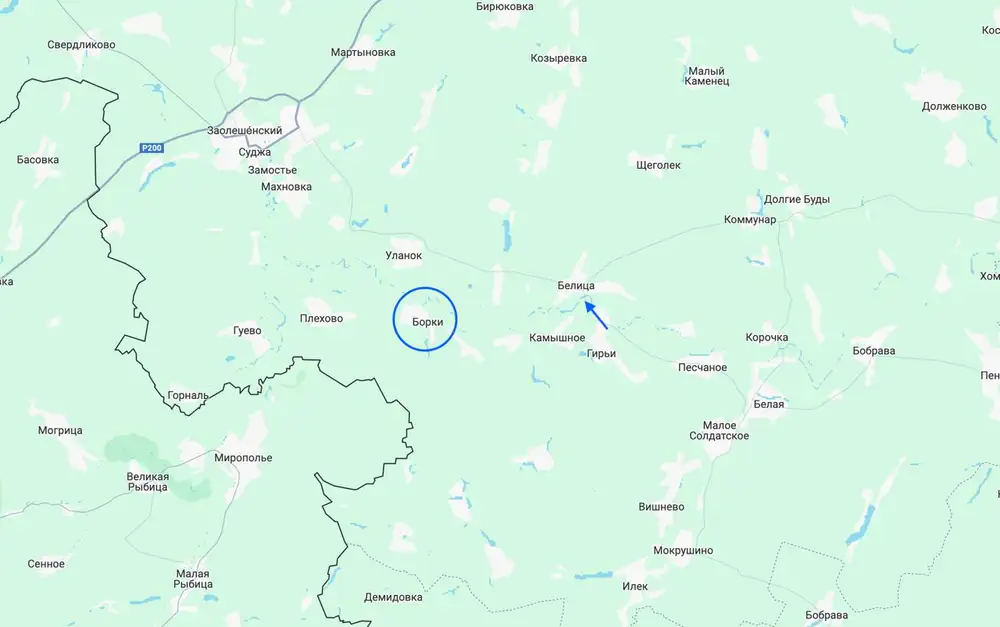 Украинский БТР-4 проезжает по селу Гирьи