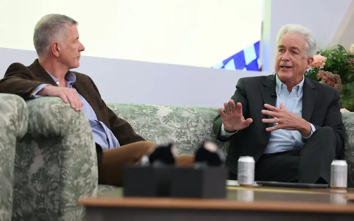 Директор ЦРУ о ядерных угрозах Путина 1 1 400