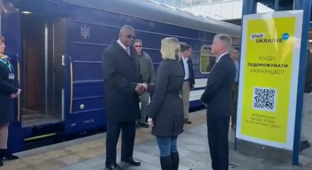 В Киев прибыл глава Пентагона