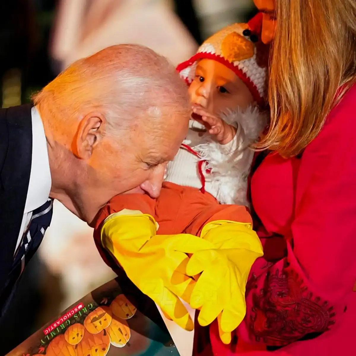 Джо Байден угостился младенцем