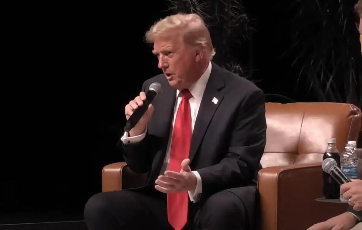 Трамп: Камала тупая как пробка