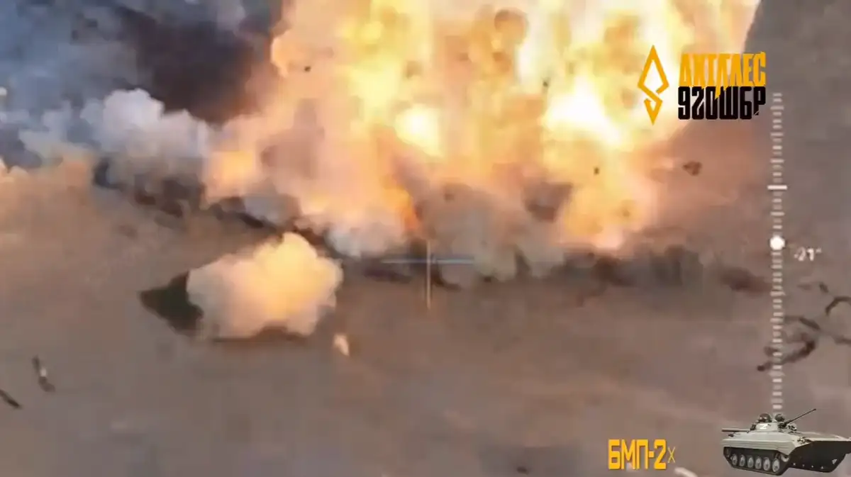 БМП орков расщеплена на атомы