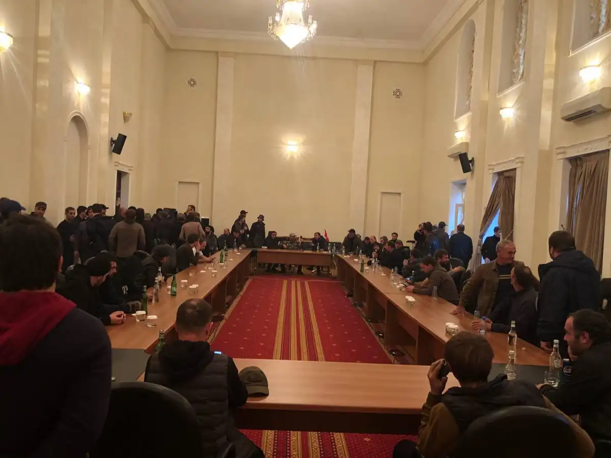 Показательный пример отношения России к своим подчинённым "республикам"