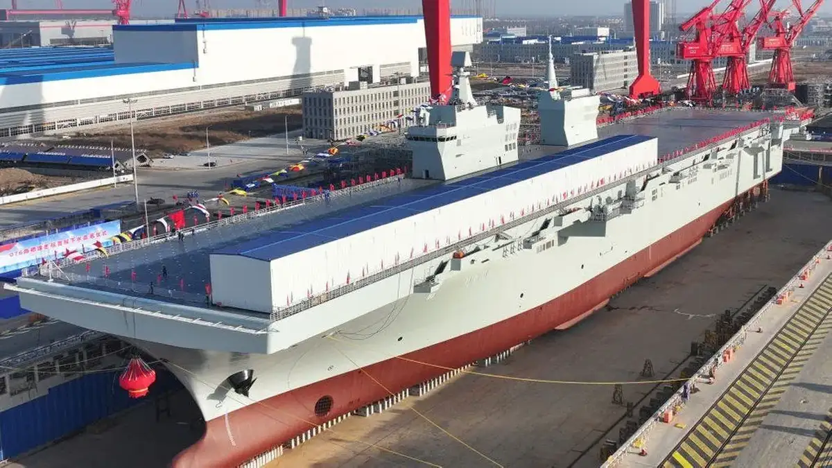 Десантный корабль следующего поколения типа 076 "Сычуань"