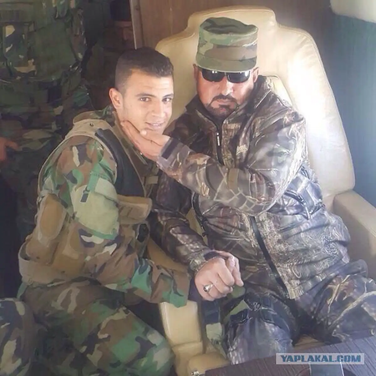 Сирийские повстанцы залутали бригадного генерала Сухейля аль-Хасана 1 2 84