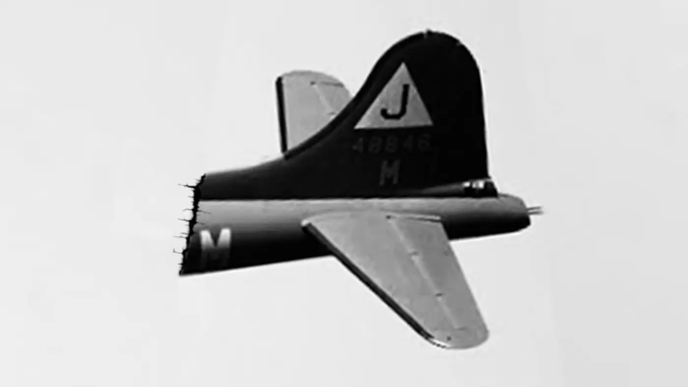 История B-17 Rikki Tikki Tavi: выживший в небе над Бременом 1 4 51