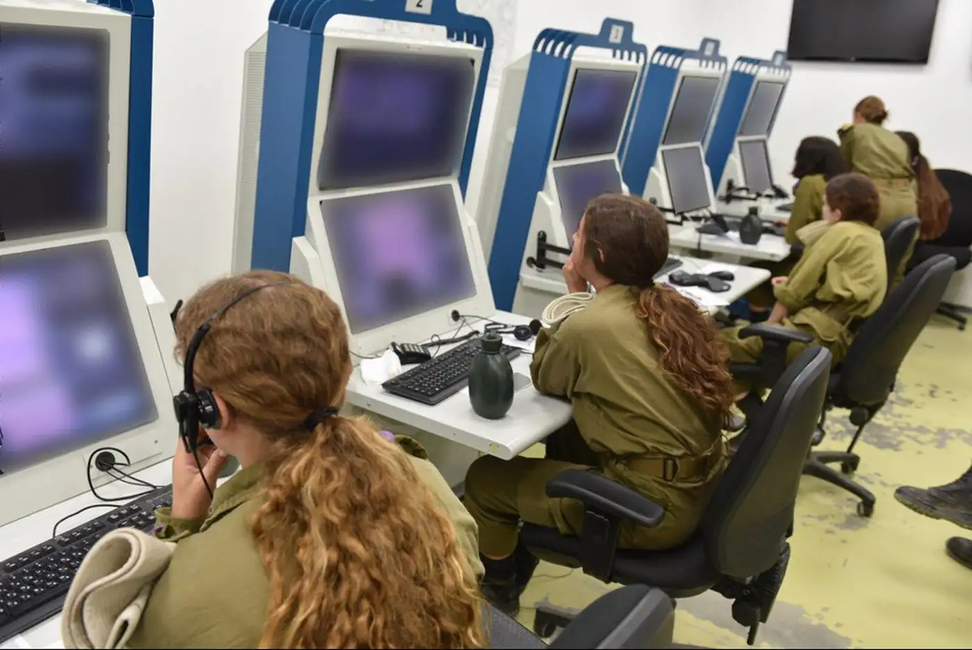 Личное оружие наблюдательниц 2 8 5