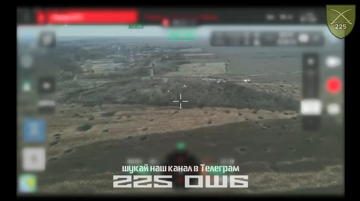 Удар кассетными ракетами к РСЗО HIMARS по лесопосадке с орками