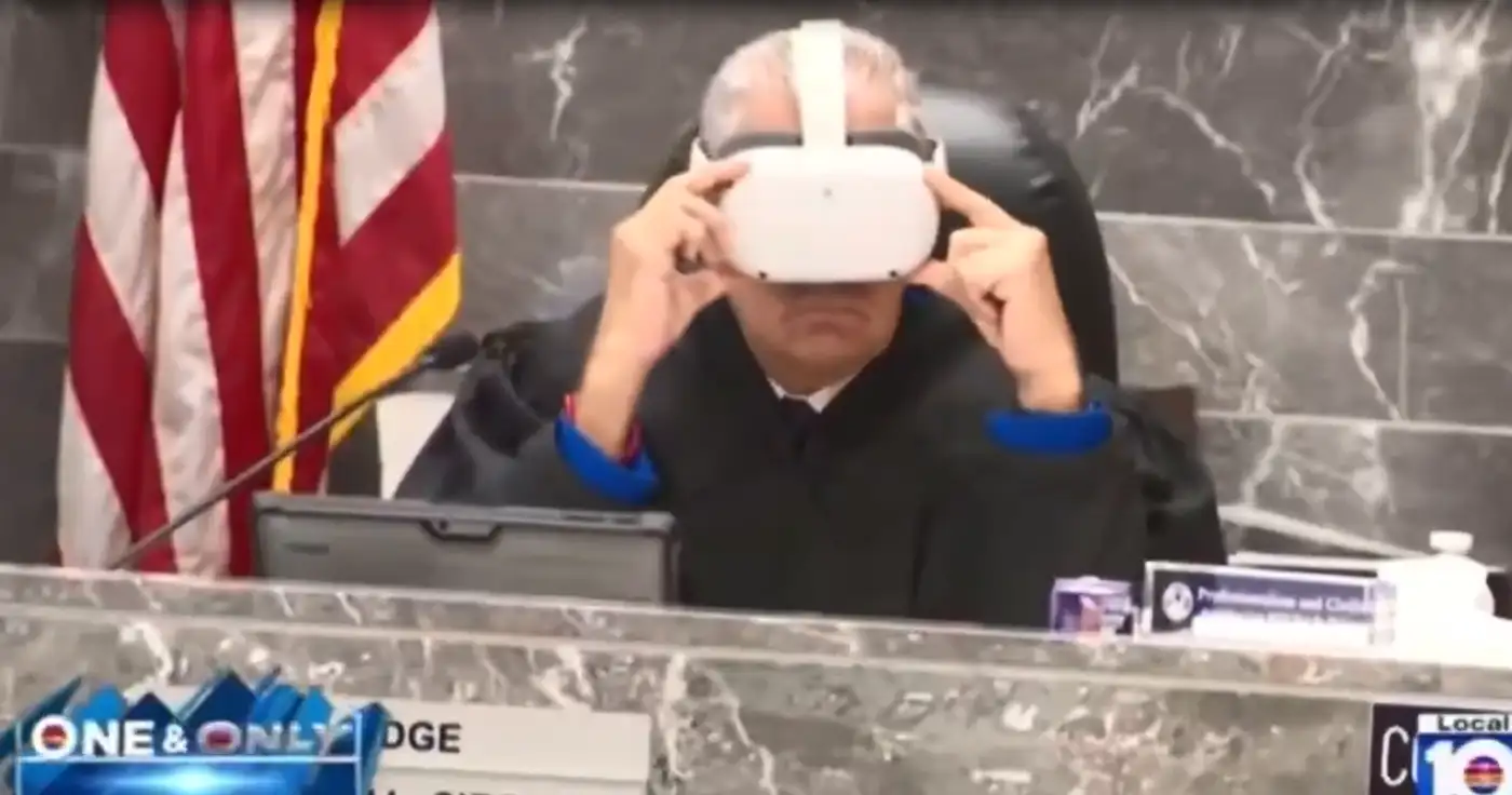 Cyberpunk 2025: судья в США надел VR-шлем прямо на заседании