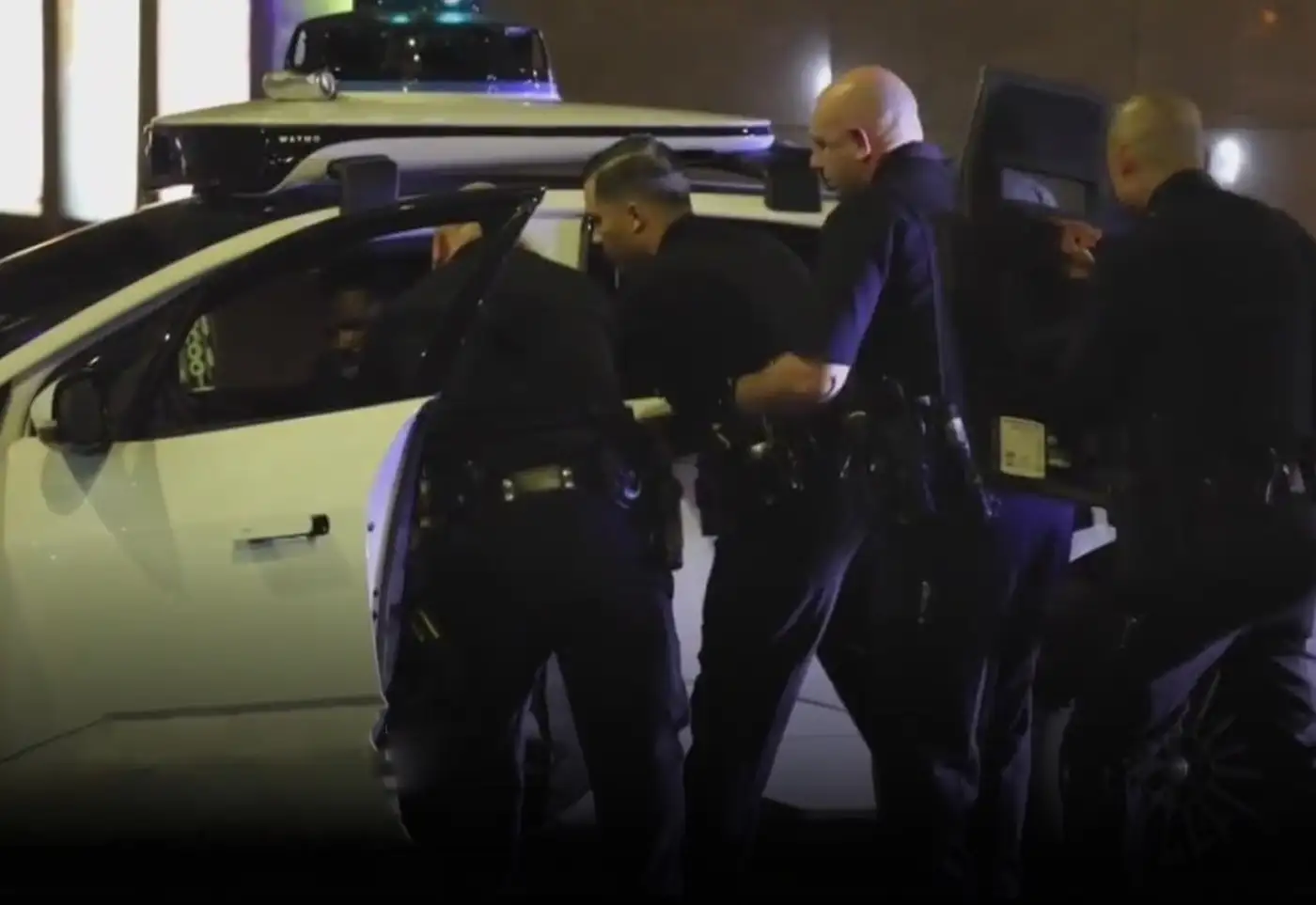 В США роботакси помогло задержать угонщика