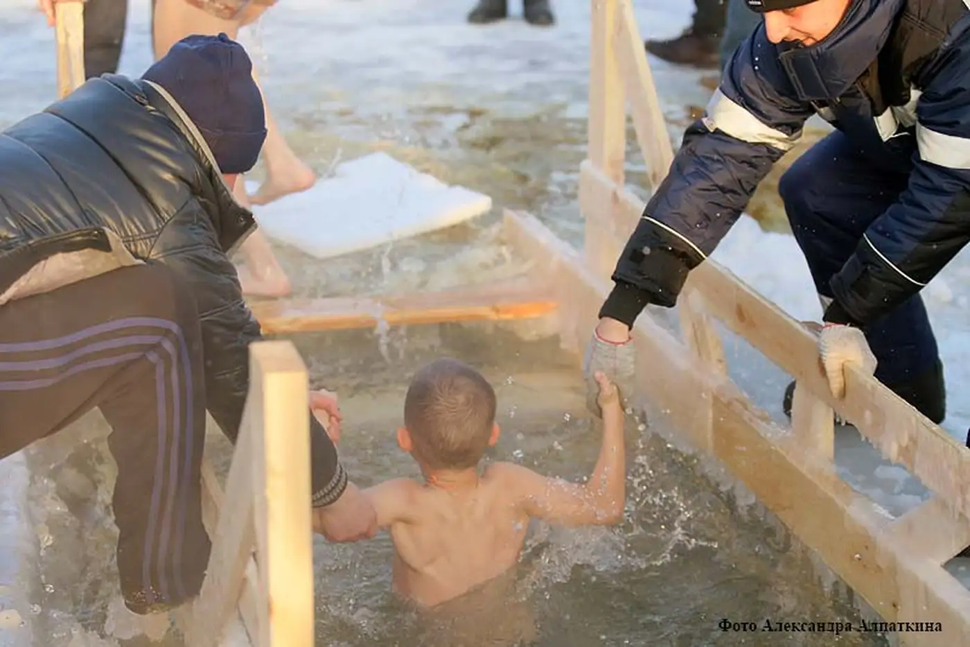 Крещенские проруби: боль глупости