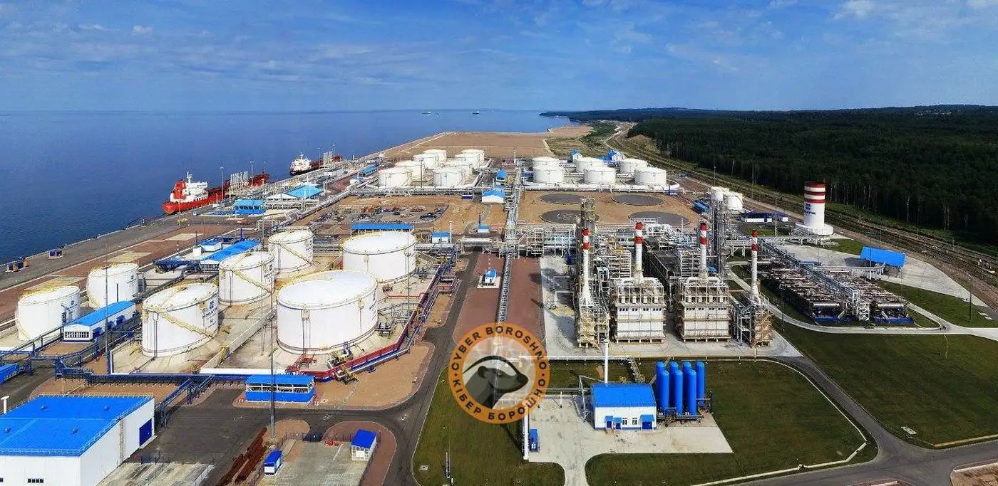 Удар по комплексу фракционирования и перевалки газового конденсата в Усть-Луге