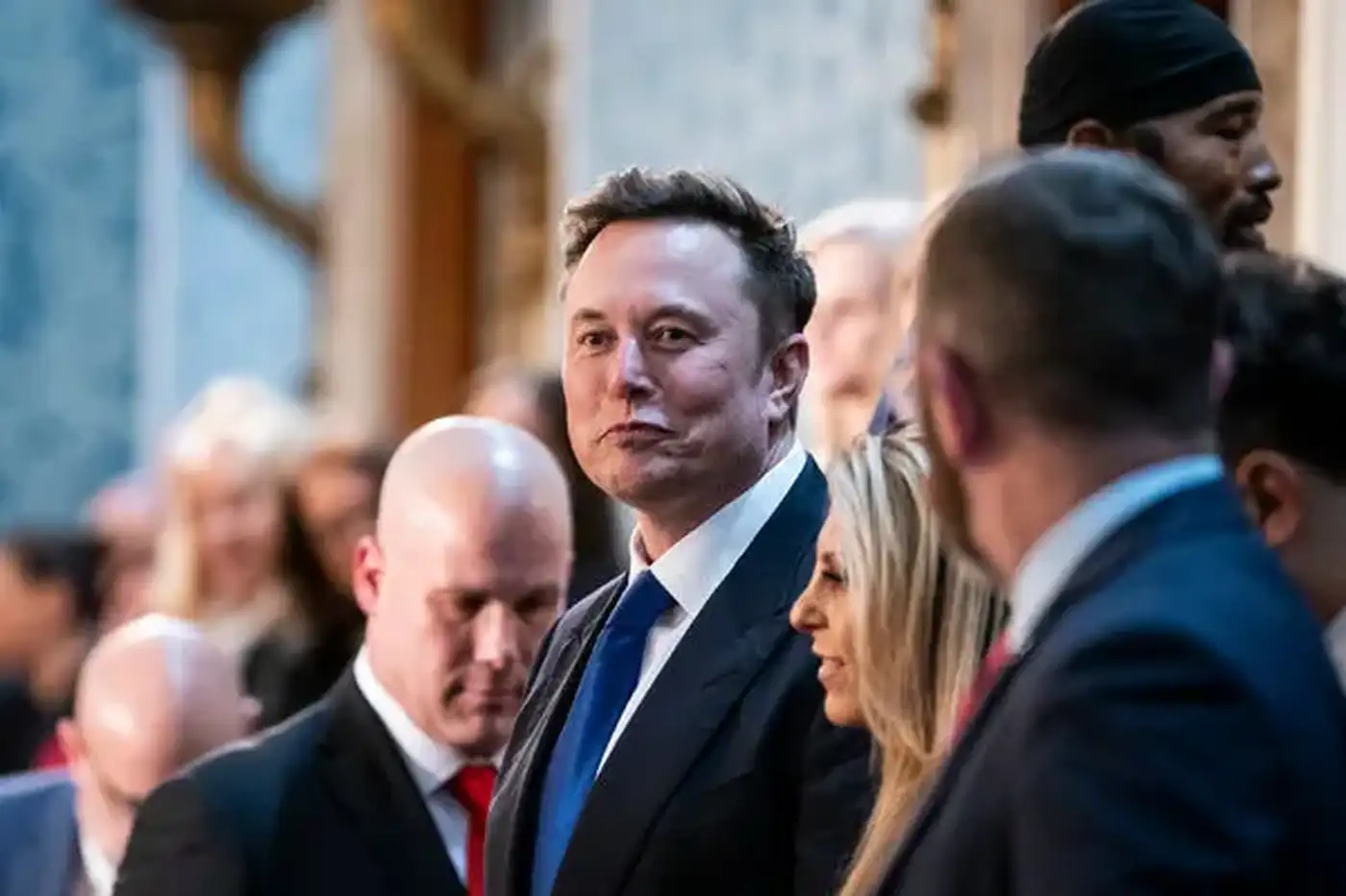 Маск и украинские олигархи: новый миф о конце войны