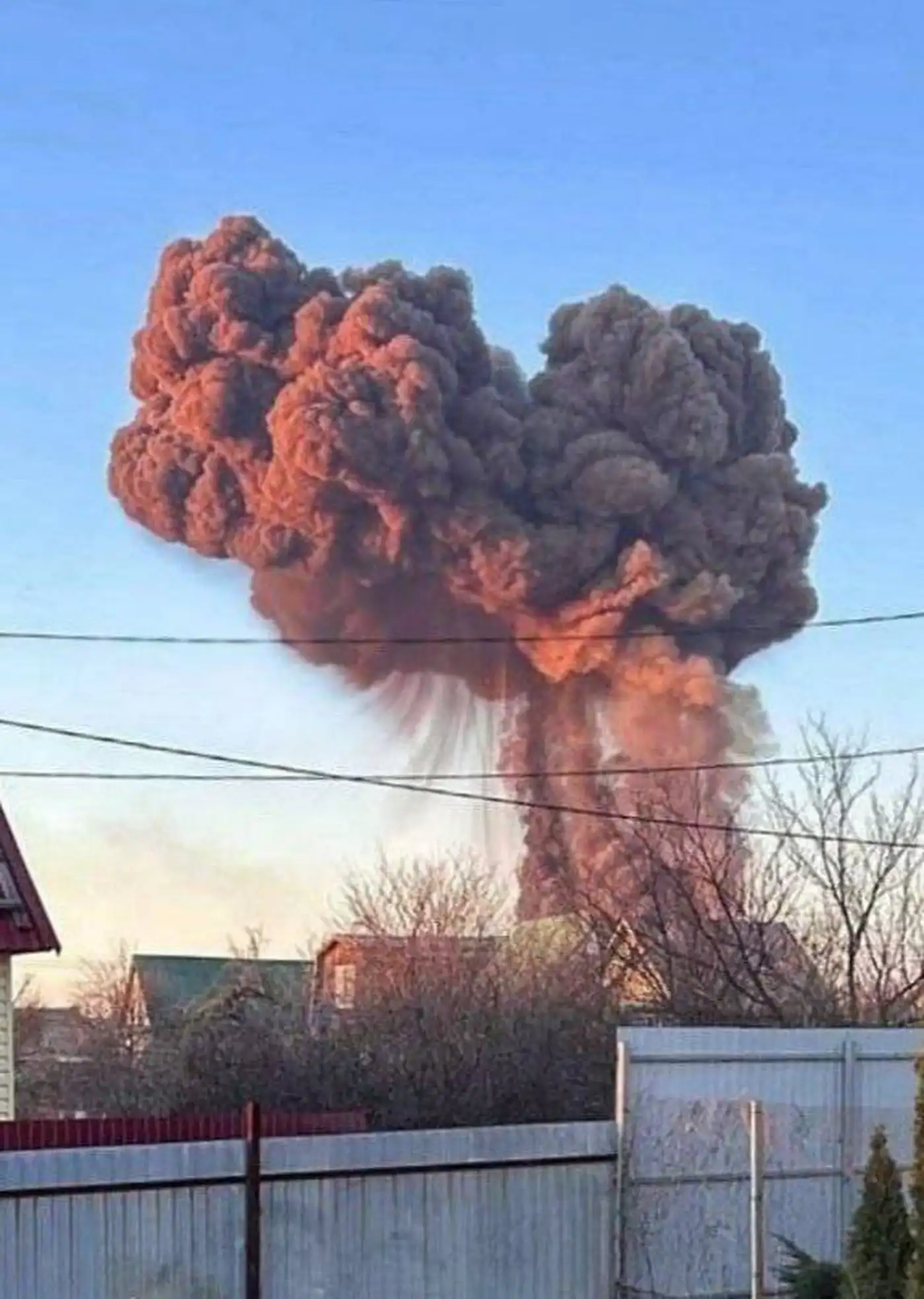 ЭНГЕЛЬС В ОГНЕ: УКРАИНСКАЯ АТАКА ПРЕВРАТИЛА СКЛАДЫ БОЕПРИПАСОВ В АД 3 2 65