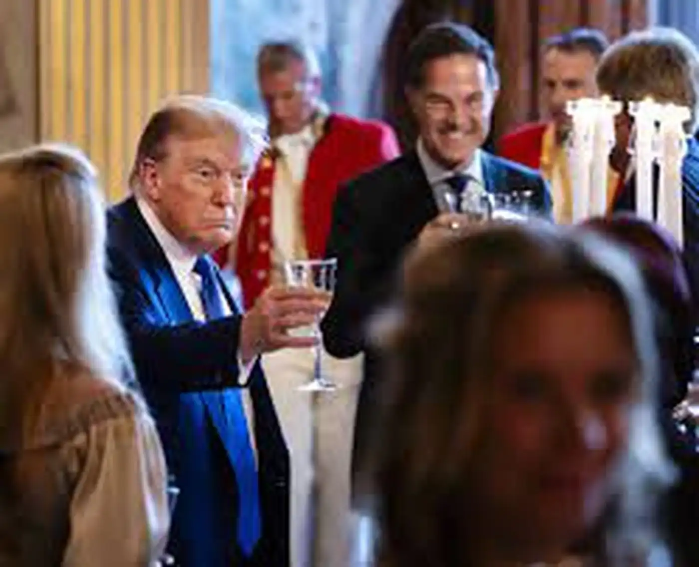 Ужин-прием в королевской резиденции в "Доме в лесу" 3 3 37