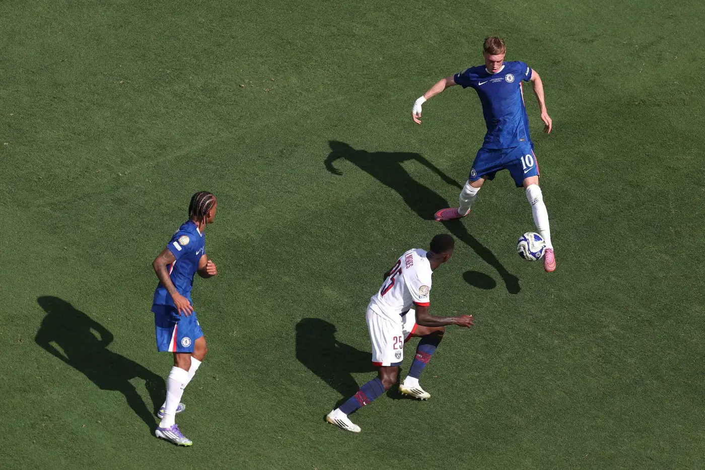 Челси 3 – ПСЖ 0: гениальность Палмера, Трамп на трибуне, $100 миллионов призовых и удар Луиса Энрике по Жоау Педру 10 1 261