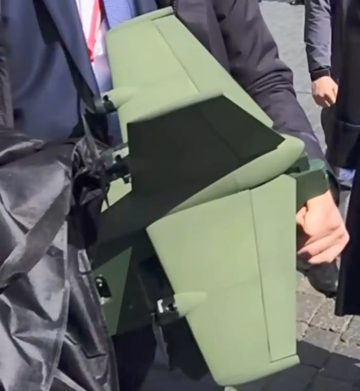 Охрана Путина теперь с перехватчиками дронов