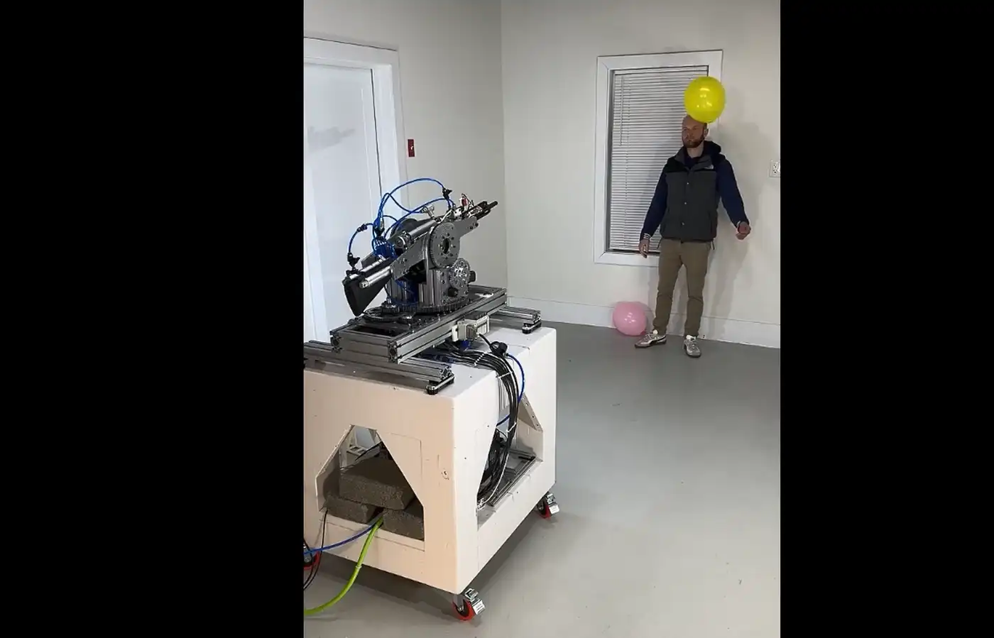 Универсальную антидроновую турель Sentradel Autonomous Counter Drone Systems