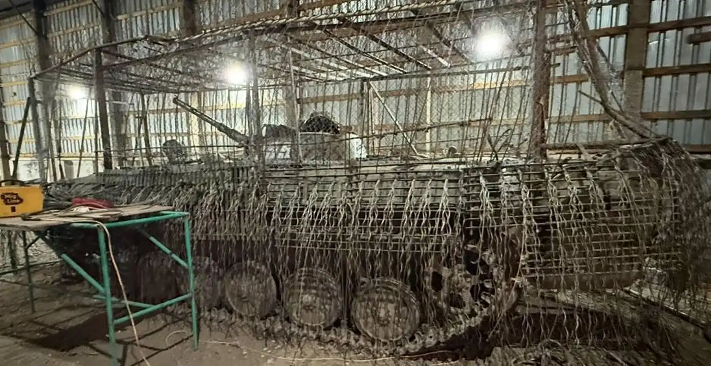 Уничтожение российской бронетехники с мохнатым обвесом