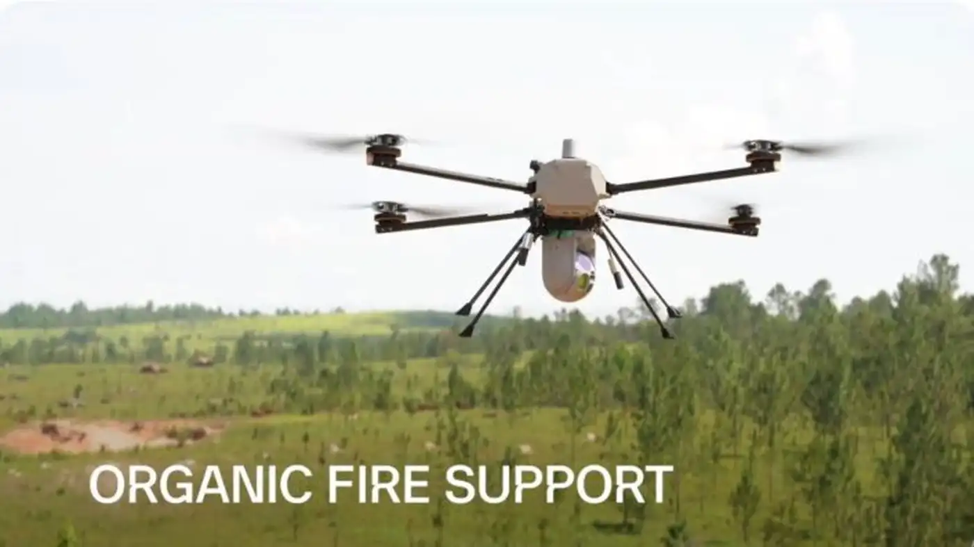 Квадрокоптер C100 навёл GBU-12, сброшенные с F-35A 7 Дрон PDW C100 взлетает с установленным лазерным целеуказателем Leonardo STAG5 (LTD) во время испытаний.