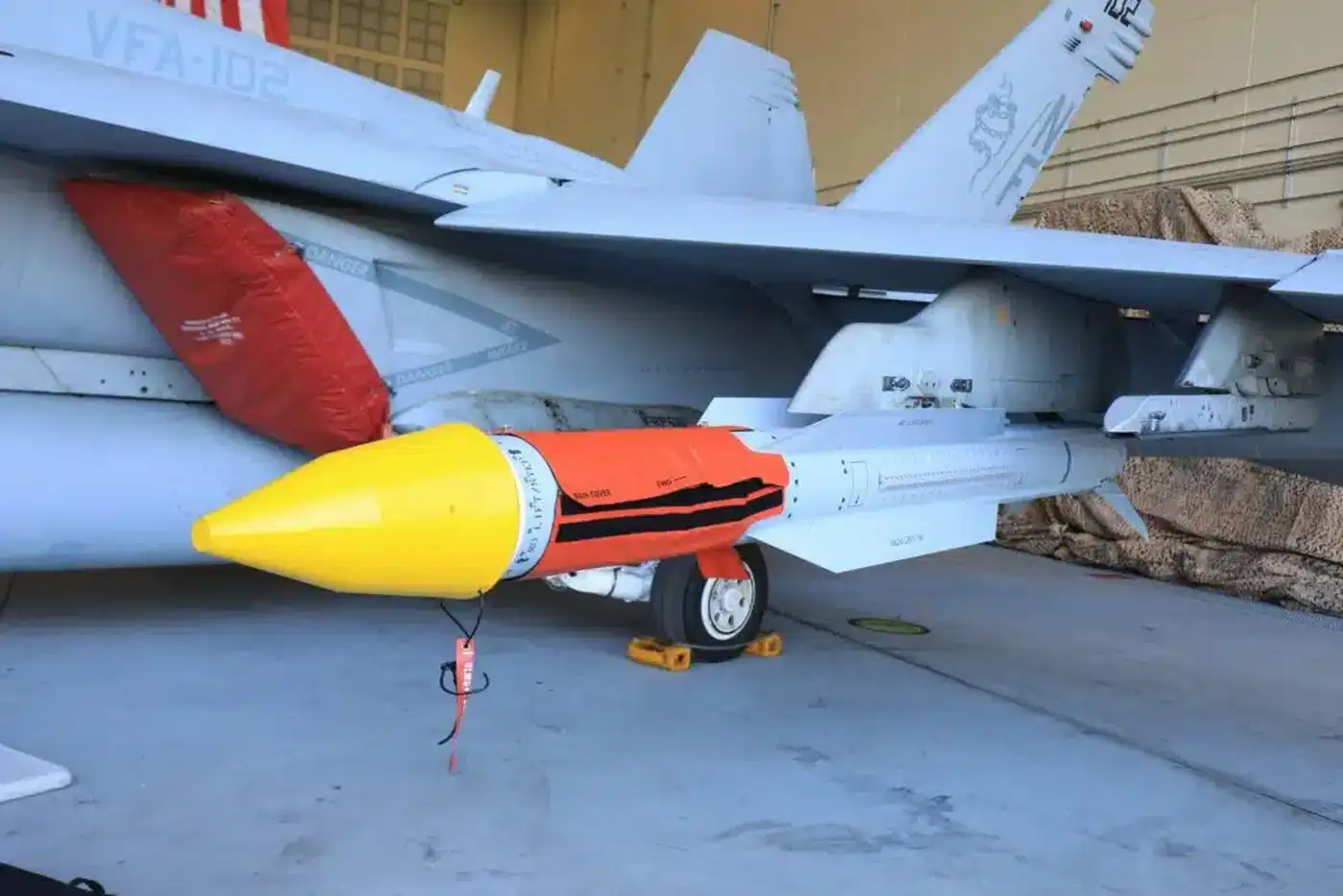 Секретная ракета AIM-174B испытана на авианосце Abraham Lincoln 5 Авиационный вариант SM-6 был представлен на авиабазе MCAS Iwakuni.