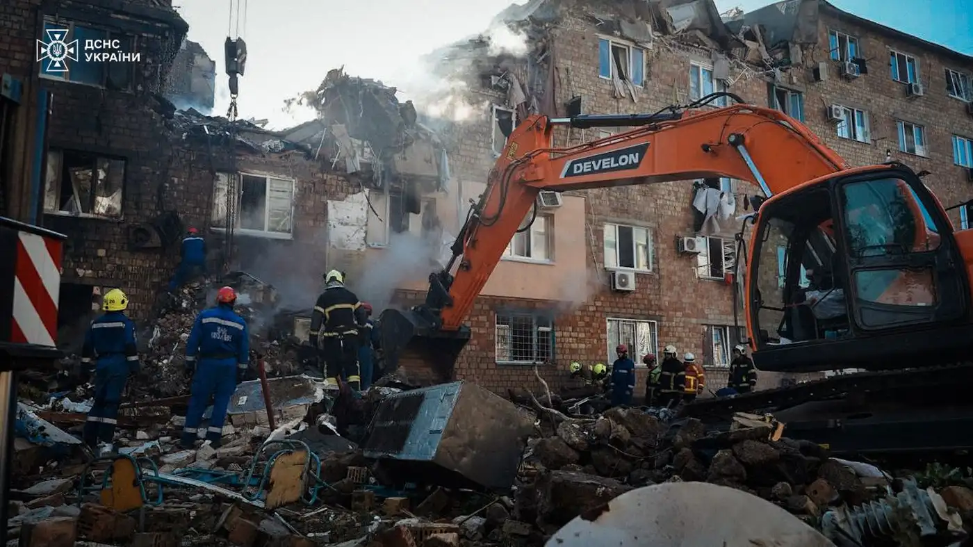 Хронология удара по жилой пятиэтажке в Киеве 28.08.2025