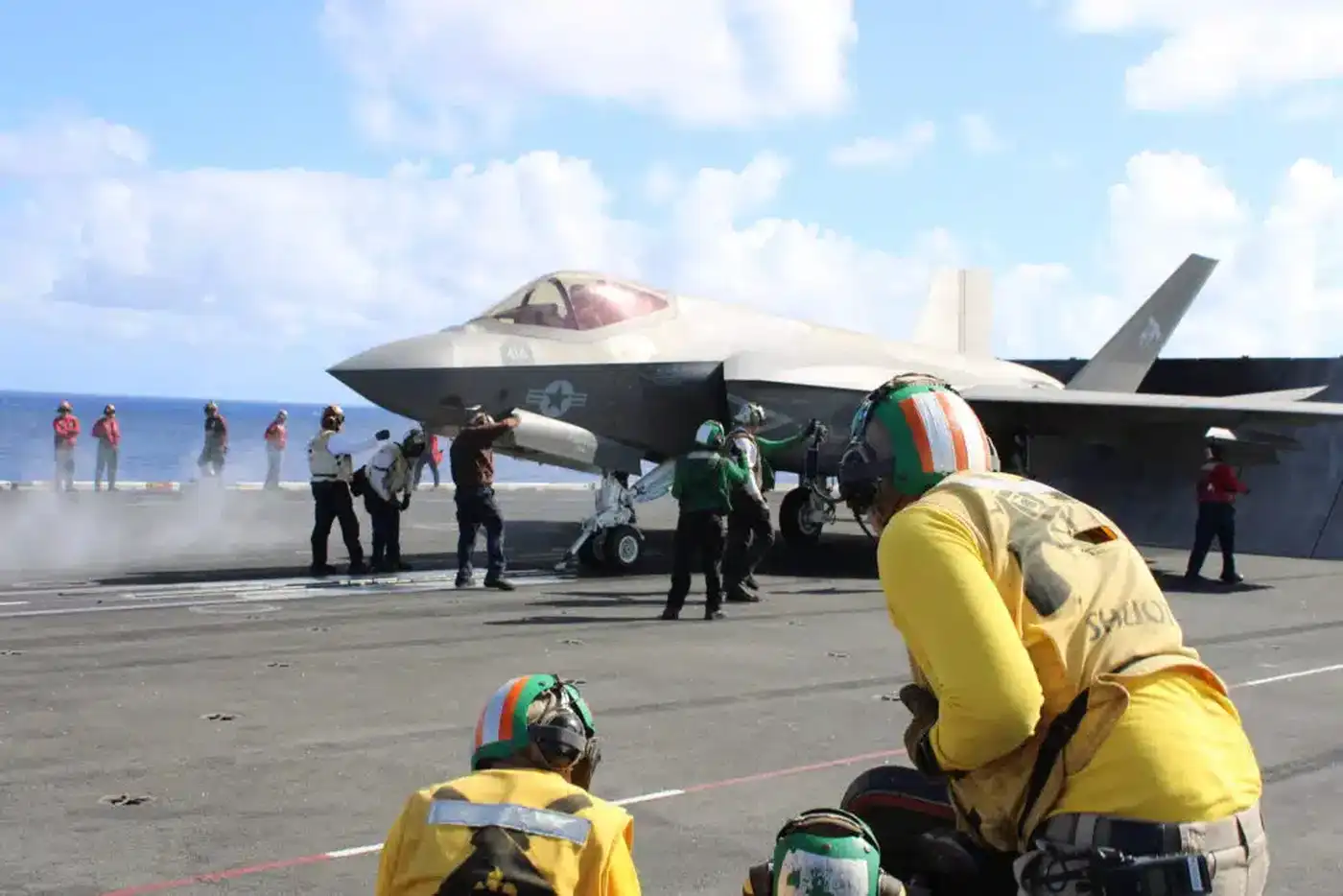 Секретная ракета AIM-174B испытана на авианосце Abraham Lincoln 4 2 152