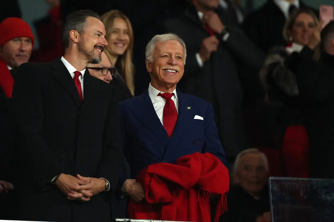 Кому принадлежат клубы Премьер-лиги — и чем ещё владеют их владельцы 2 Собственник: Стэн Кронке (100%)
Владеет с: сентября 2018 года