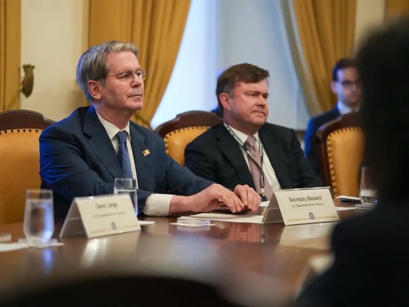 Пошлины, санкции и гей