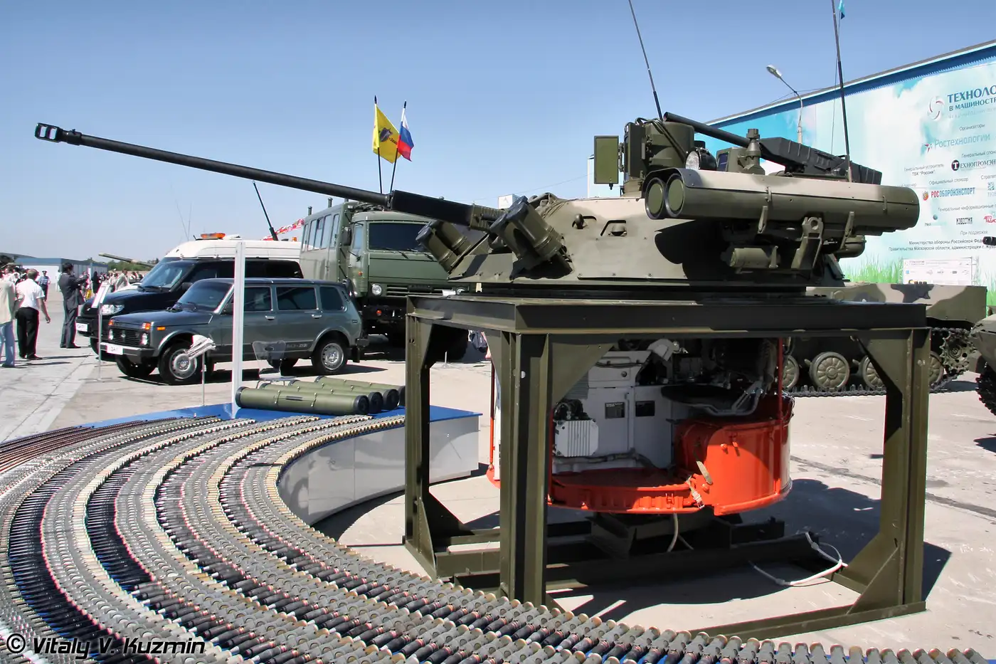 Позор 2А42: Бережок мажет даже по стоячей цели