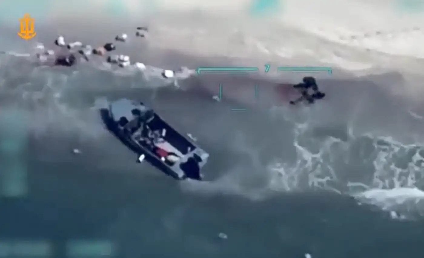 Bayraktar уничтожил российский катер, высаживающий спецназ на Тендровскую косу