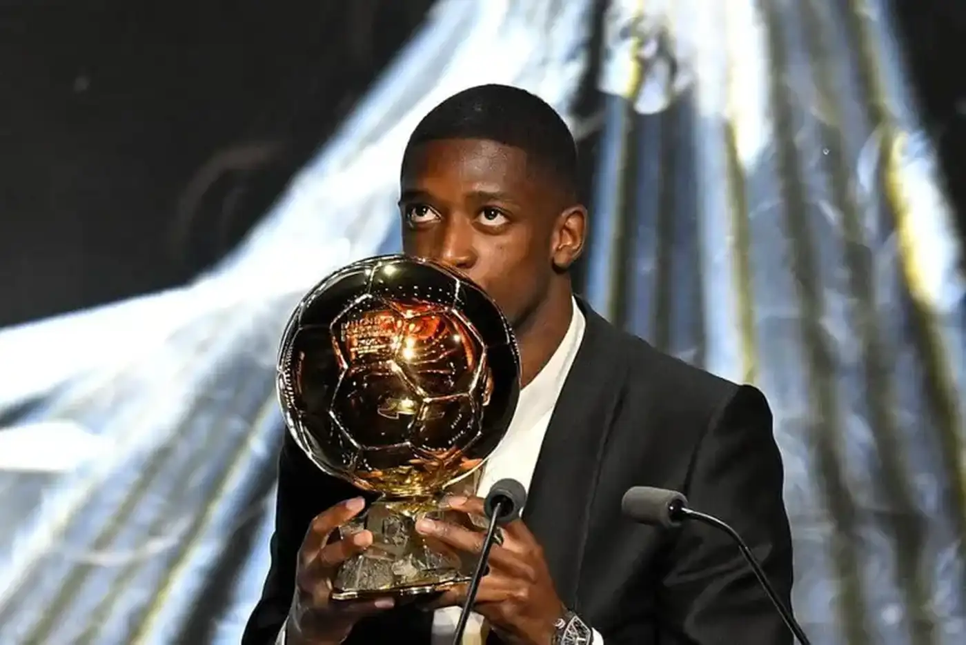 Усман Дембеле: триумф в Париже и слёзы на сцене