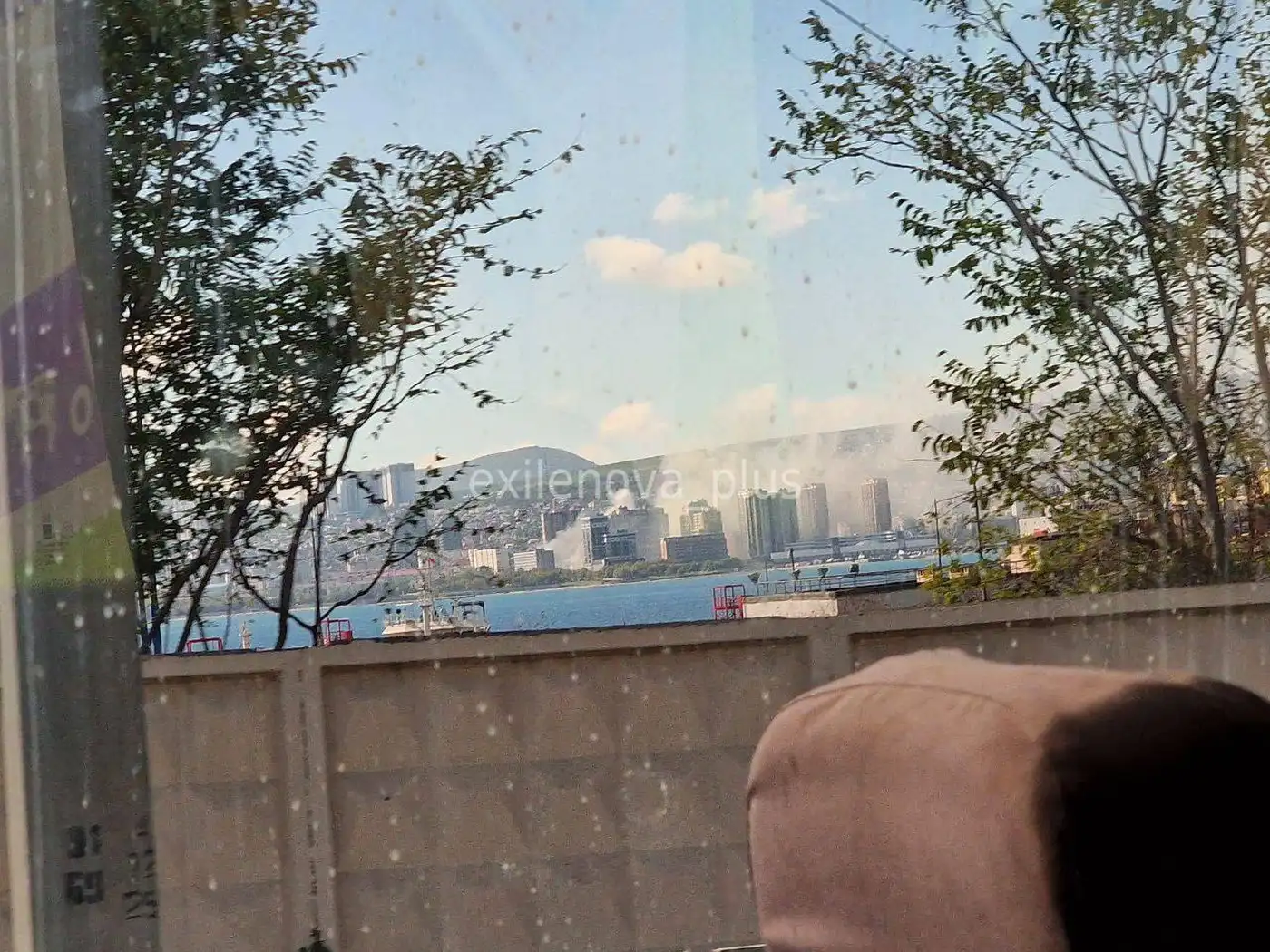 Новороссийск. Пылающий БЭК на фоне российских военных кораблей 2 4 48