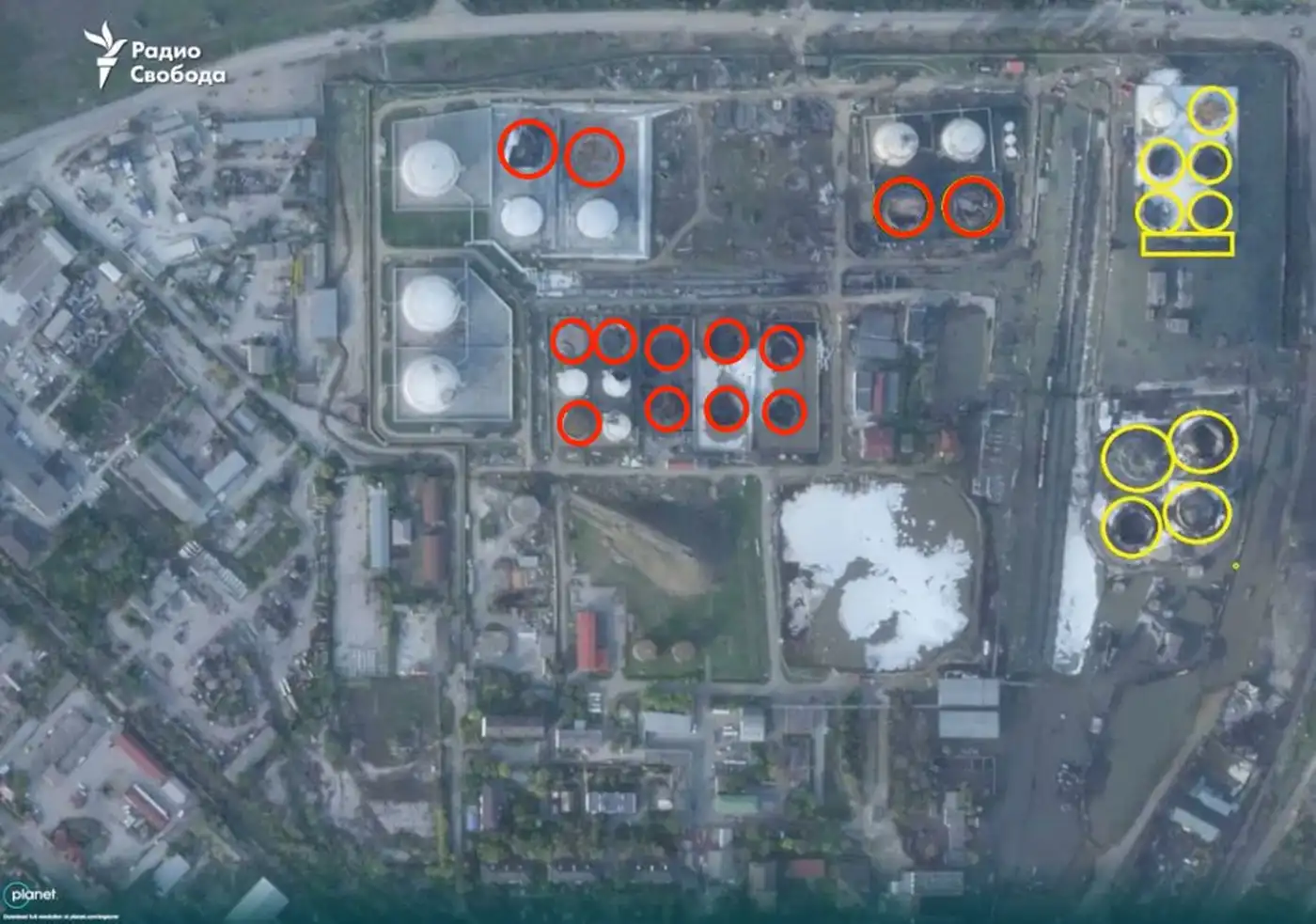 Спутниковый снимок нефтебазы в Феодосии 18.10.2025