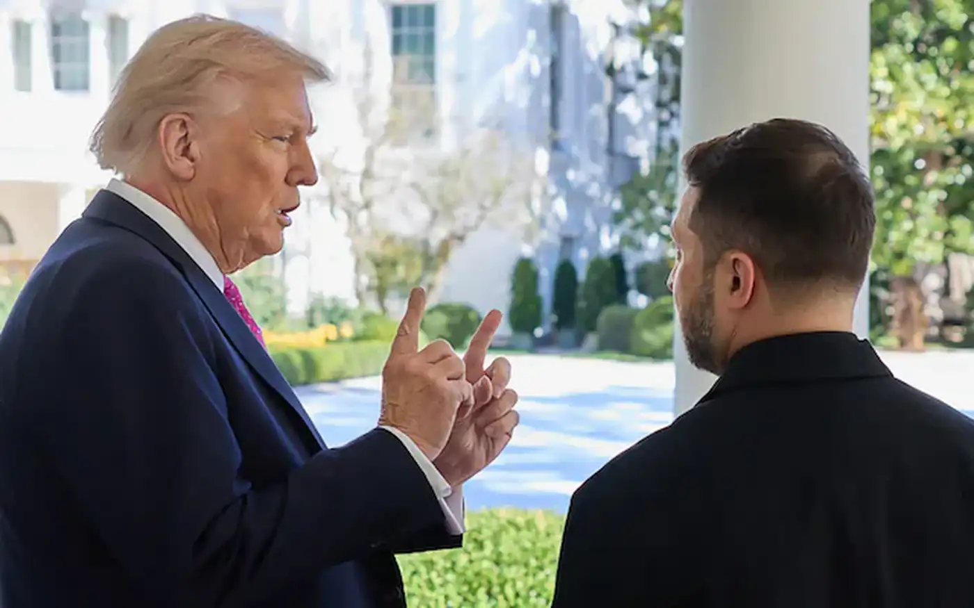 Трамп обсусждал с Путиным Донбасс и поэтому кричал на Зеленского матом