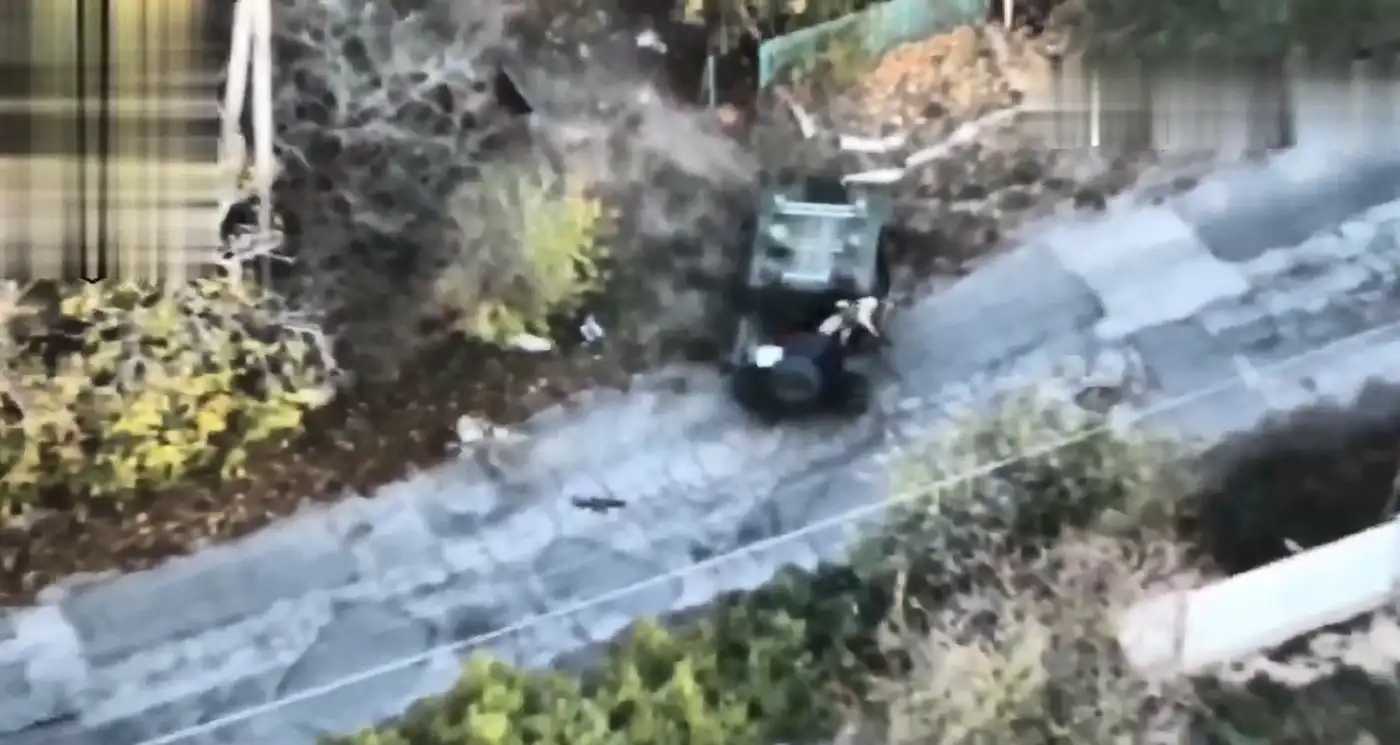 Российский FPV-дрон попадает в пехотинца ВСУ