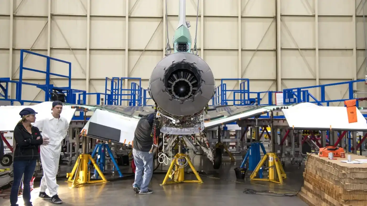 Первый полёт X-59: шаг к возвращению сверхзвуковых пассажирских перелётов 12 Установленный на X-59 турбовентиляторный двигатель F414-GE-100.