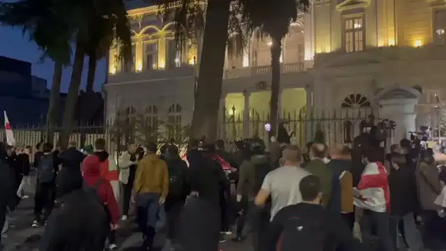 Штурм президентского дворца в Тбилиси