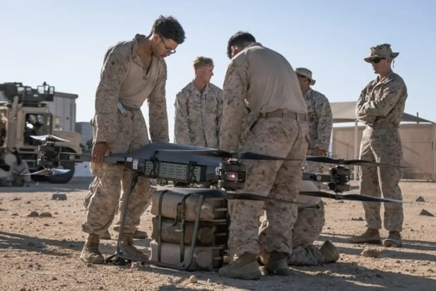 Морпехи испытывают TRV-150 / TRUAS: дрон-грузовик в боевых условиях