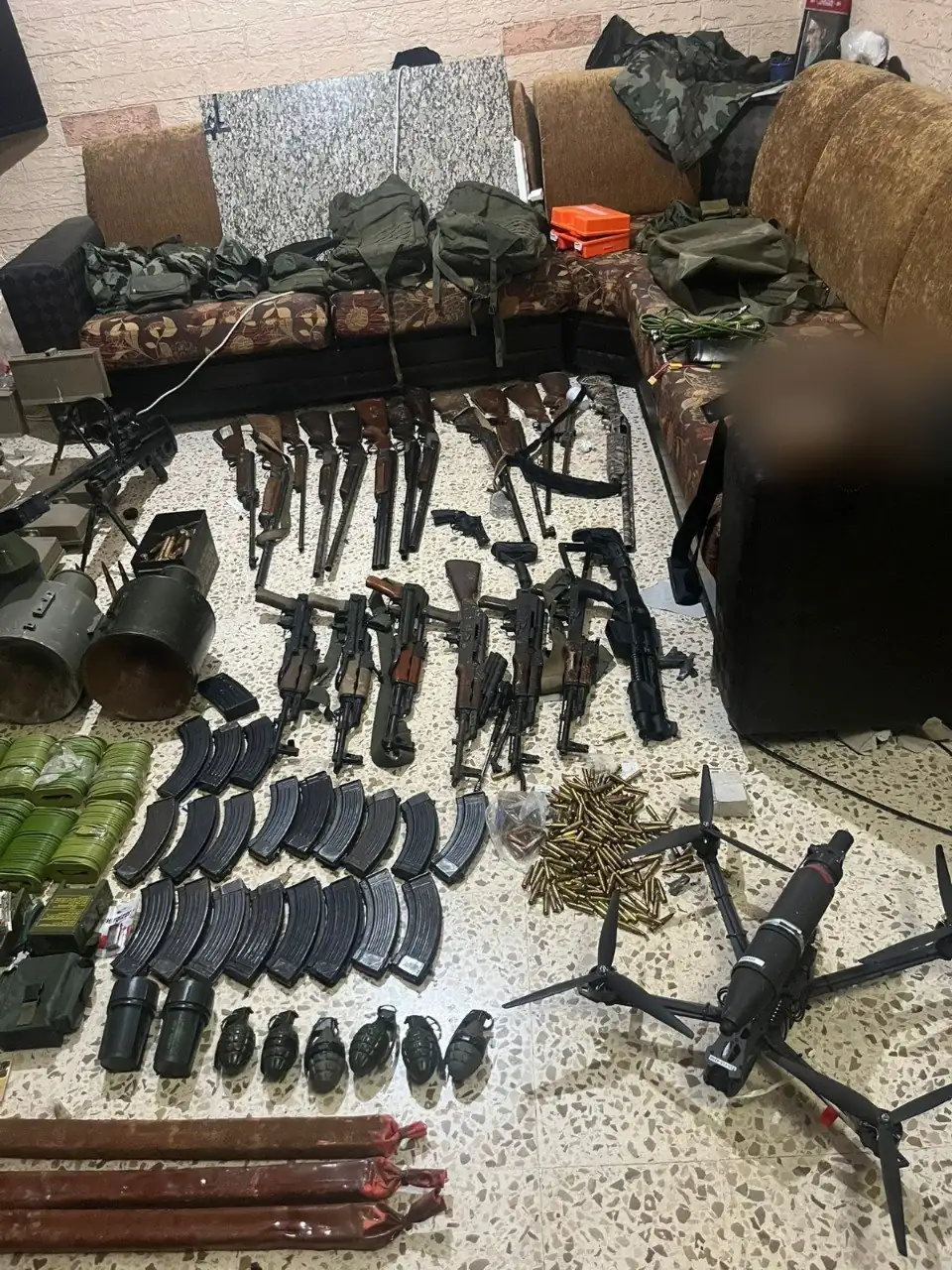 Бойцы «Гивати» нашли трофеи в домах на юге Ливана 1 temp photo 97643