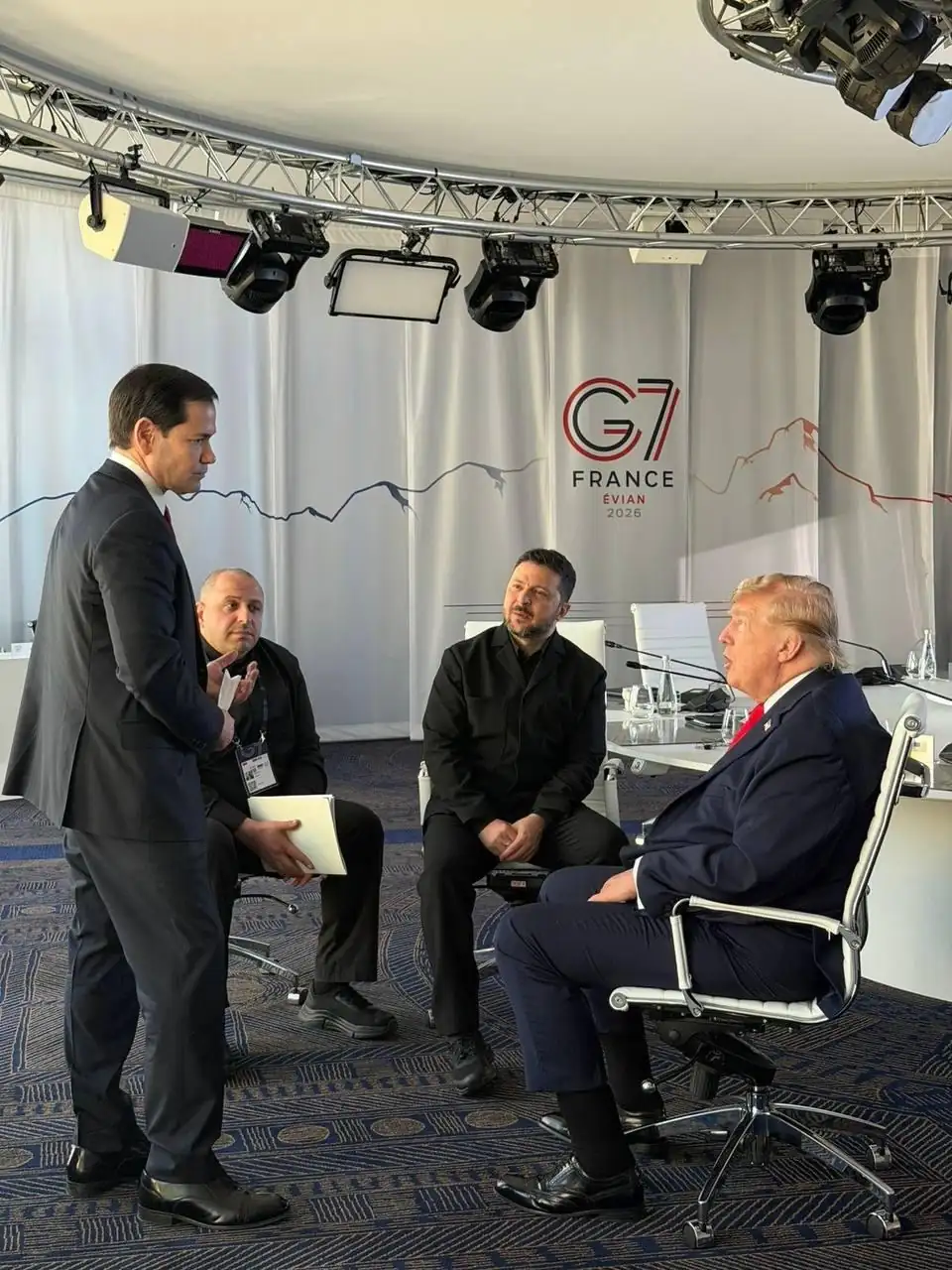 Интервью Зеленского во Франции: Patriot, ПВО, G7 и поддержка Украины 1 temp photo 97833